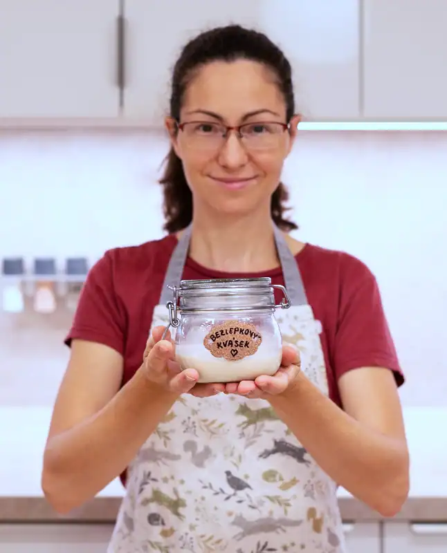 veronika_drzi_kvasek2